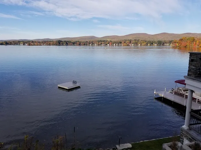The Lake House Guest Cottages of the Berkshires 4