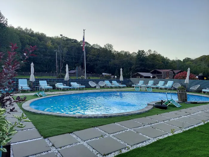 The Springs Motel 4