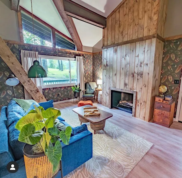 The Springs Motel 4