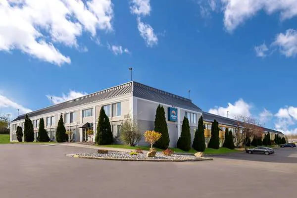 Quality Inn & Suites Fairgrounds 4