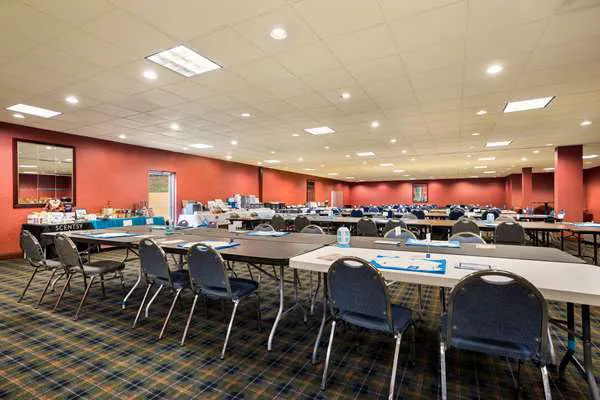 Quality Inn & Suites Fairgrounds 4