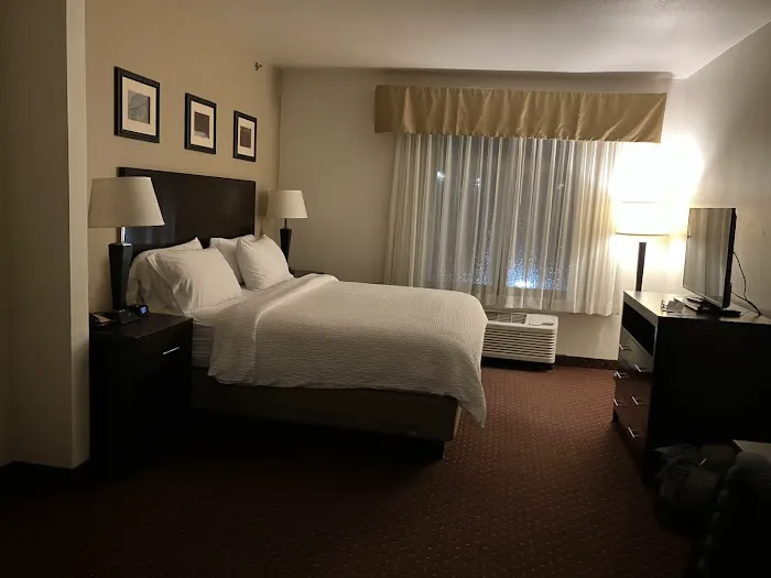 Holiday Inn Express Syracuse-Fairgrounds, an IHG Hotel 4