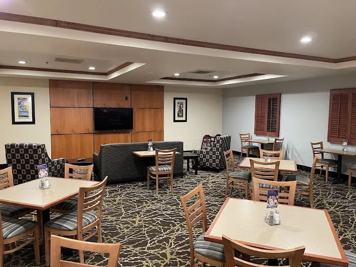 Holiday Inn Express Syracuse-Fairgrounds, an IHG Hotel 4