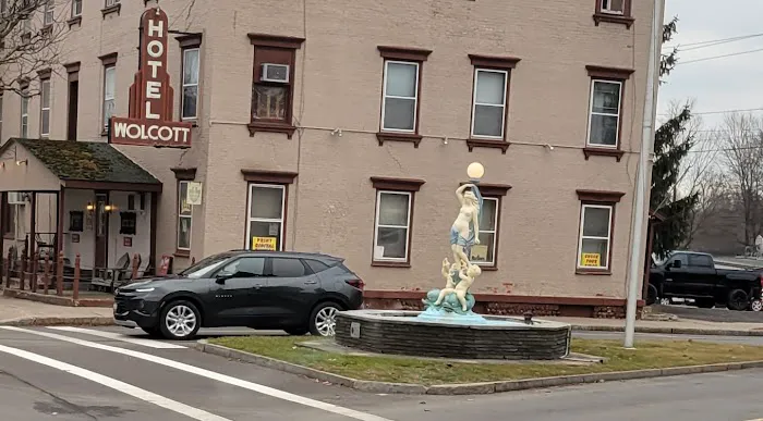 Wolcott Hotel & Motor Inn 4
