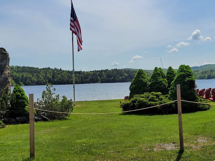 Twin Pines Resort & Vacation Rentals 4