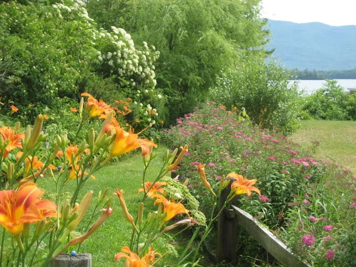 Golden Sands Resort NOW Waters Edge Lodge on Lake George 4