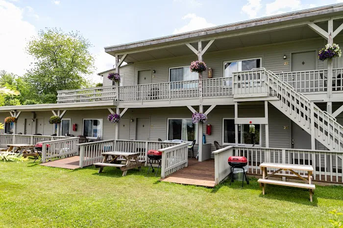 Golden Sands Resort NOW Waters Edge Lodge on Lake George 4