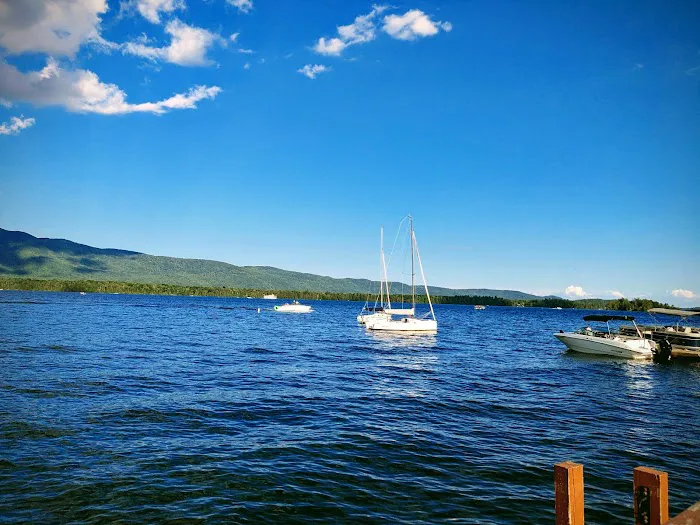 Flamingo Resort On Lake George 4