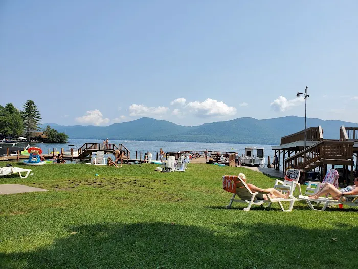 Flamingo Resort On Lake George 4