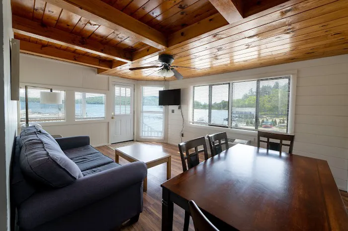 Depe Dene Lakeside Resort 4