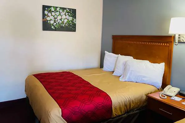Baymont by Wyndham Lake George 4