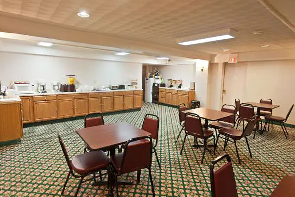 Baymont by Wyndham Lake George 4