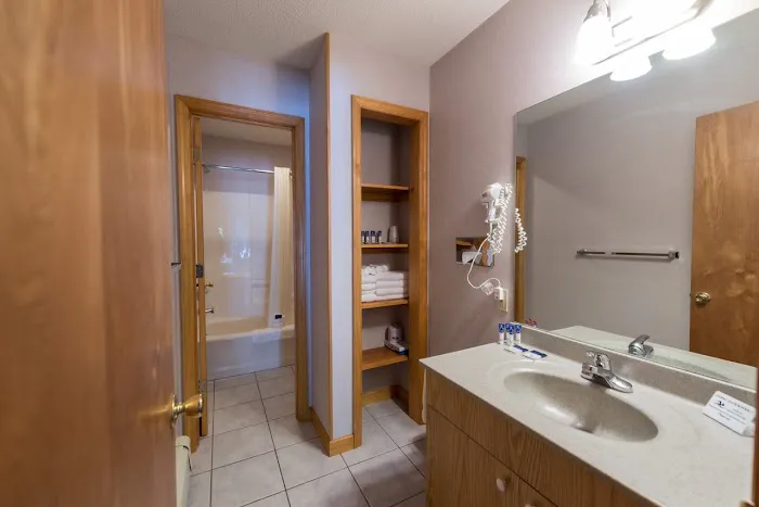 Americas Best Value Inn & Suites 4
