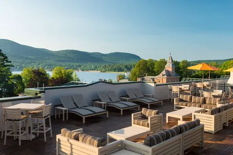 Courtyard Lake George 4