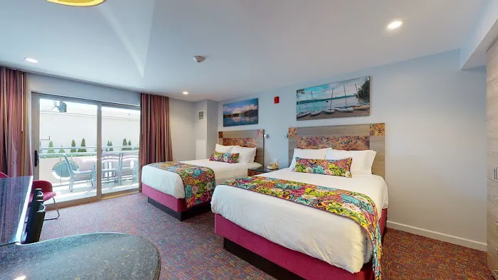 Surfside On The Lake Hotel & Suites 4