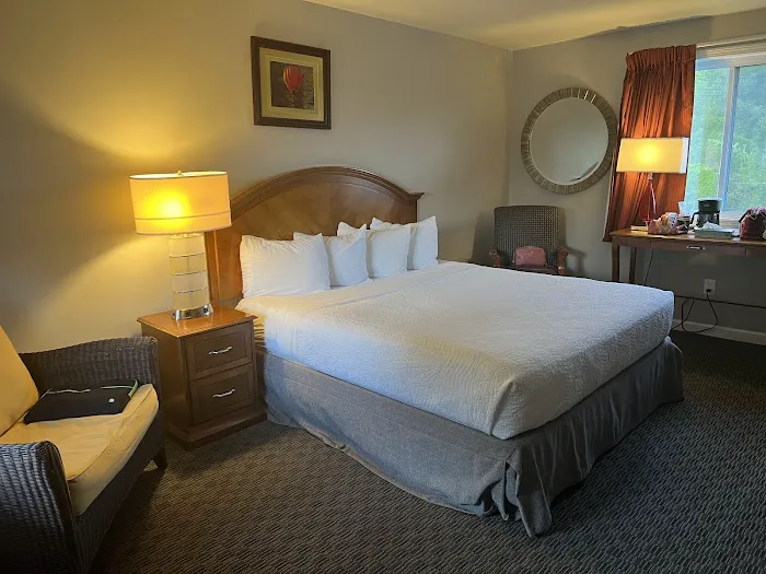 Inn on The Hill 4