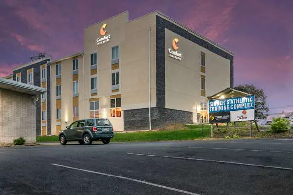 Comfort Inn & Suites Harrisburg - Hershey West 4