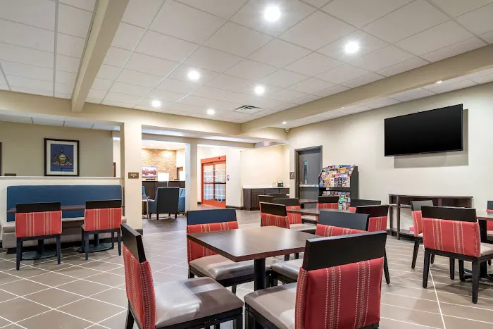 Comfort Inn & Suites Harrisburg - Hershey West 4