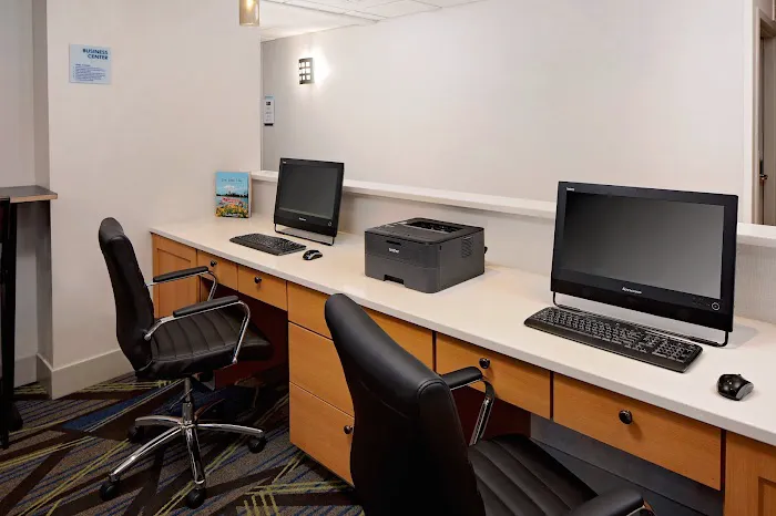 Holiday Inn Express Harrisburg East - Hershey Area by IHG 4