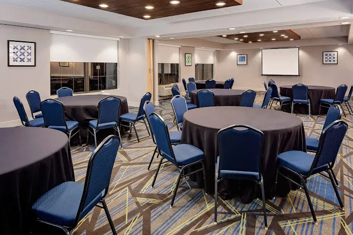 Holiday Inn Express Harrisburg East - Hershey Area by IHG 4