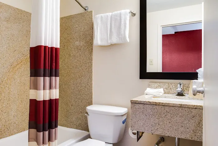 Red Roof Inn York Downtown 4