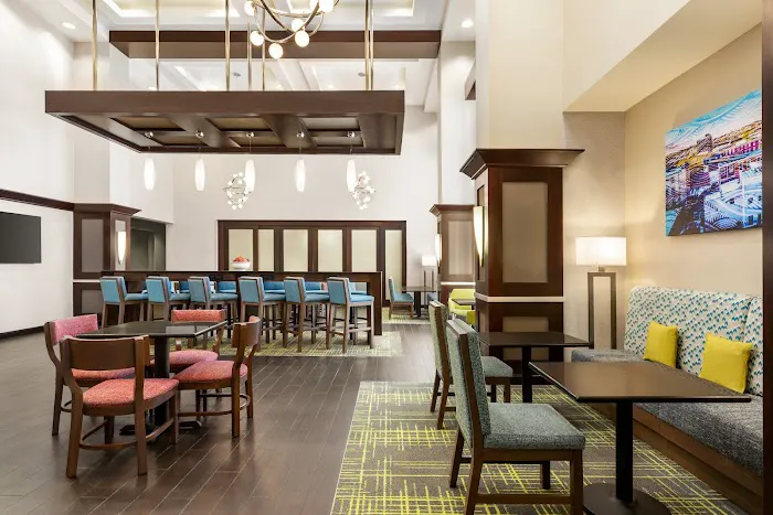 Hampton Inn & Suites York South 4