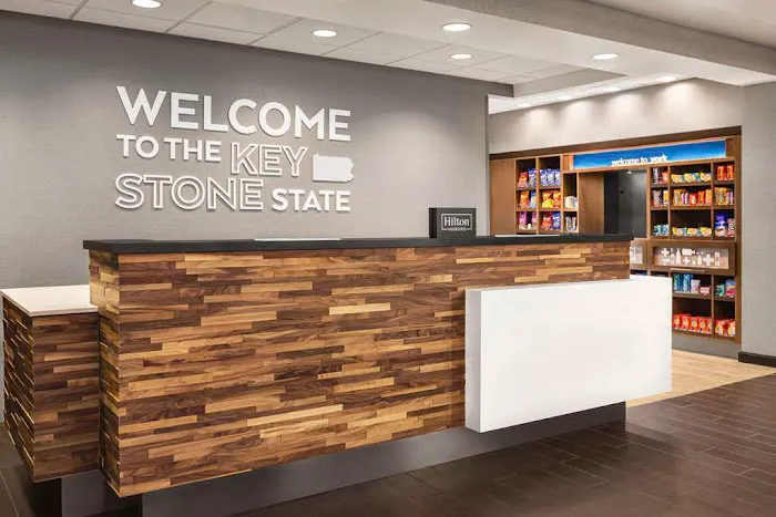 Hampton Inn & Suites York South 4