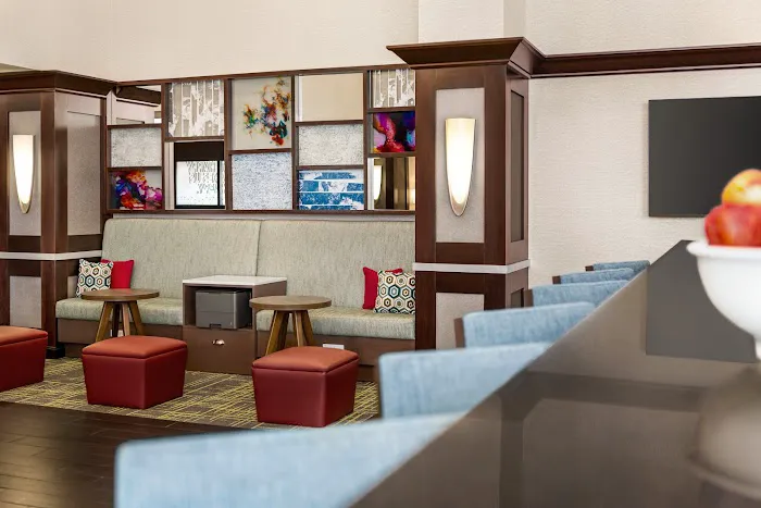 Hampton Inn & Suites York South 4