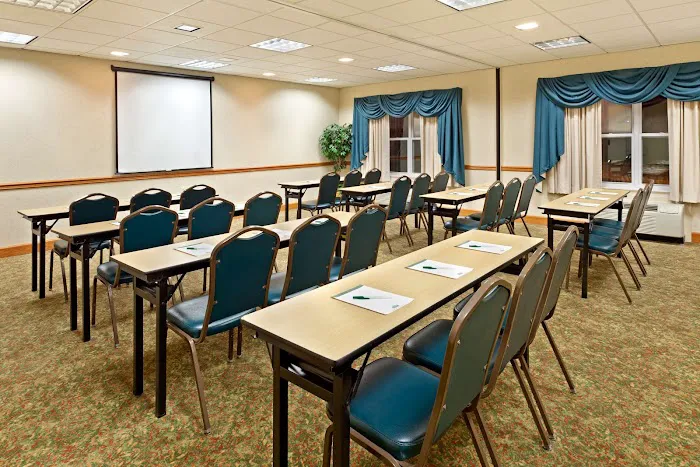 Country Inn & Suites by Radisson, York, PA 4