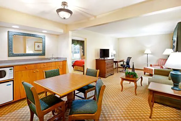 Country Inn & Suites by Radisson, York, PA 4