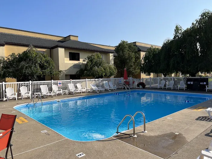 Quality Inn New Columbia-Lewisburg 4