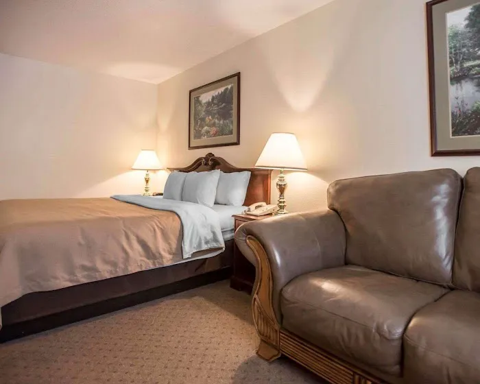 Quality Inn New Columbia-Lewisburg 4