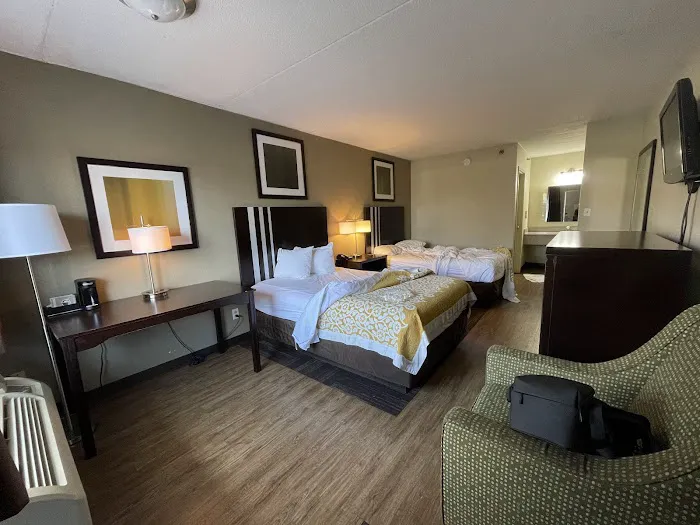 Days Inn by Wyndham Harrisburg North 4