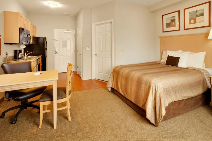 Candlewood Suites Harrisburg I-81 - Hershey Area by IHG 4