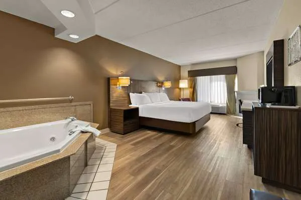 Ramada by Wyndham Harrisburg/Hershey Area 4
