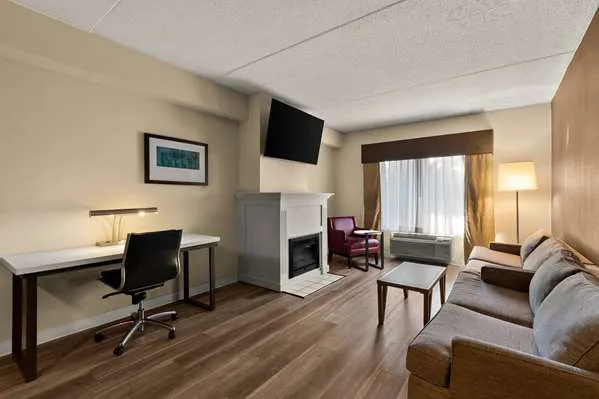 Ramada by Wyndham Harrisburg/Hershey Area 4