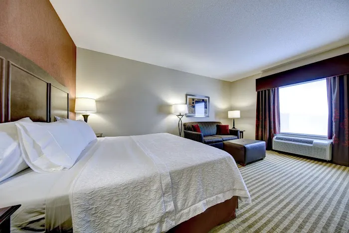 Hampton Inn & Suites Harrisburg/North 4