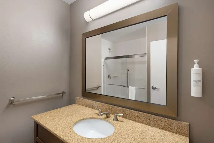 Hampton Inn & Suites Harrisburg/North 4