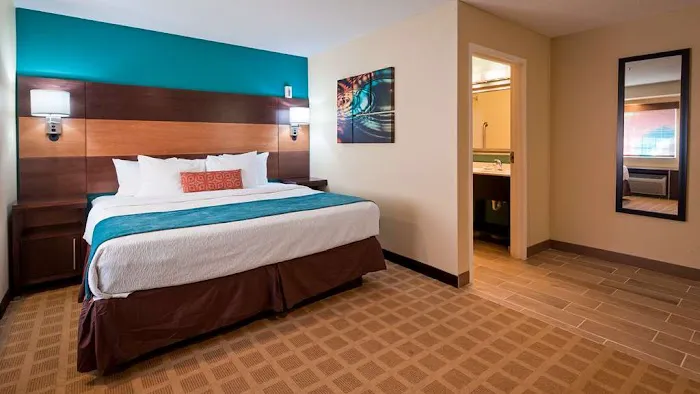 Best Western Plus Harrisburg Mechanicsburg 4