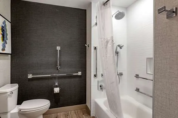Cambria Hotel Manchester South Windsor 4