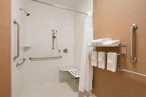 Fairfield Inn & Suites Hartford Manchester 4