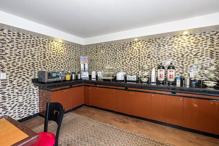 Red Roof Inn Hartford - Vernon 4