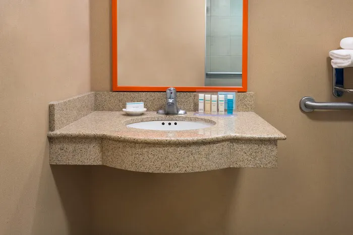 Hampton Inn Springfield South Enfield 4