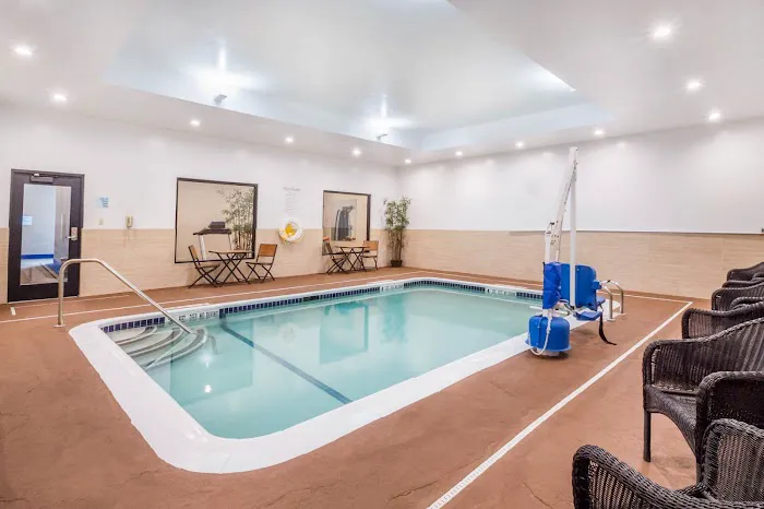 Holiday Inn Express & Suites Albany Airport - Wolf Road by IHG 4