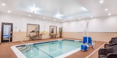 Holiday Inn Express & Suites Albany Airport - Wolf Road by IHG