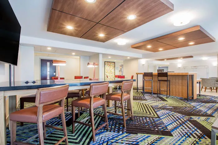 Holiday Inn Express & Suites Albany Airport - Wolf Road by IHG 4