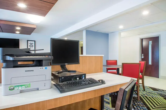 Holiday Inn Express & Suites Albany Airport - Wolf Road by IHG 4