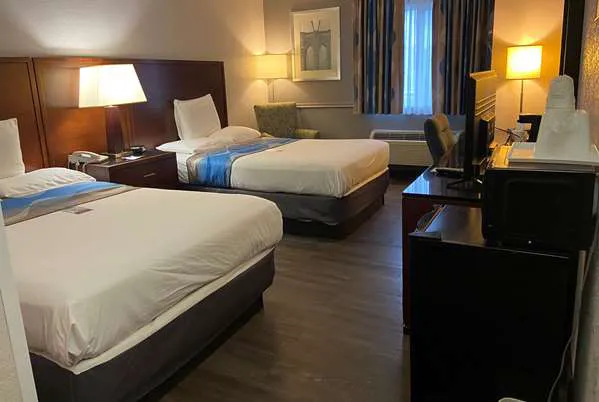 Travelodge Inn & Suites by Wyndham Albany 4
