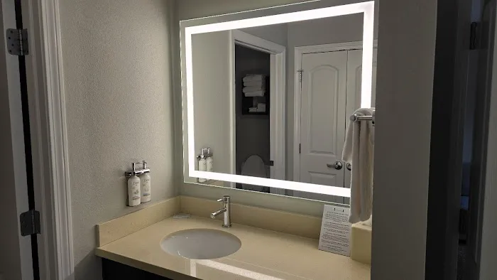 Staybridge Suites Albany Wolf Rd-Colonie Center by IHG 4