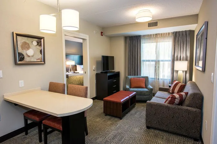 Staybridge Suites Albany Wolf Rd-Colonie Center by IHG 4